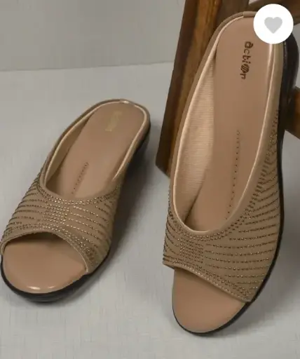 action  Women Wedges Sandal  (Off White, White)